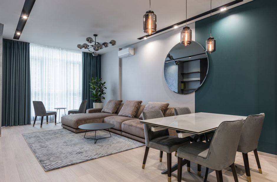 Fotografie realizace: Byt 3+kk: matný strop a světelné linie